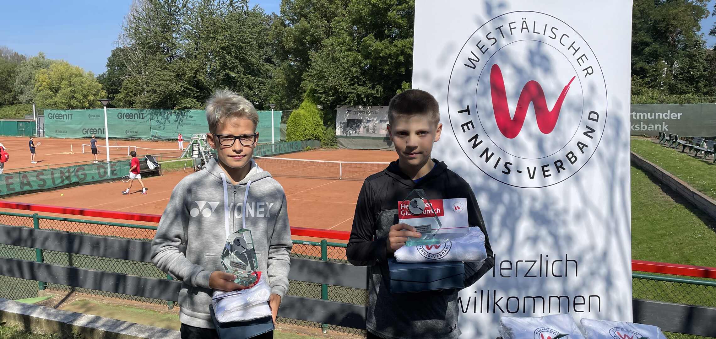 U12: 3. Platz Grau (links)