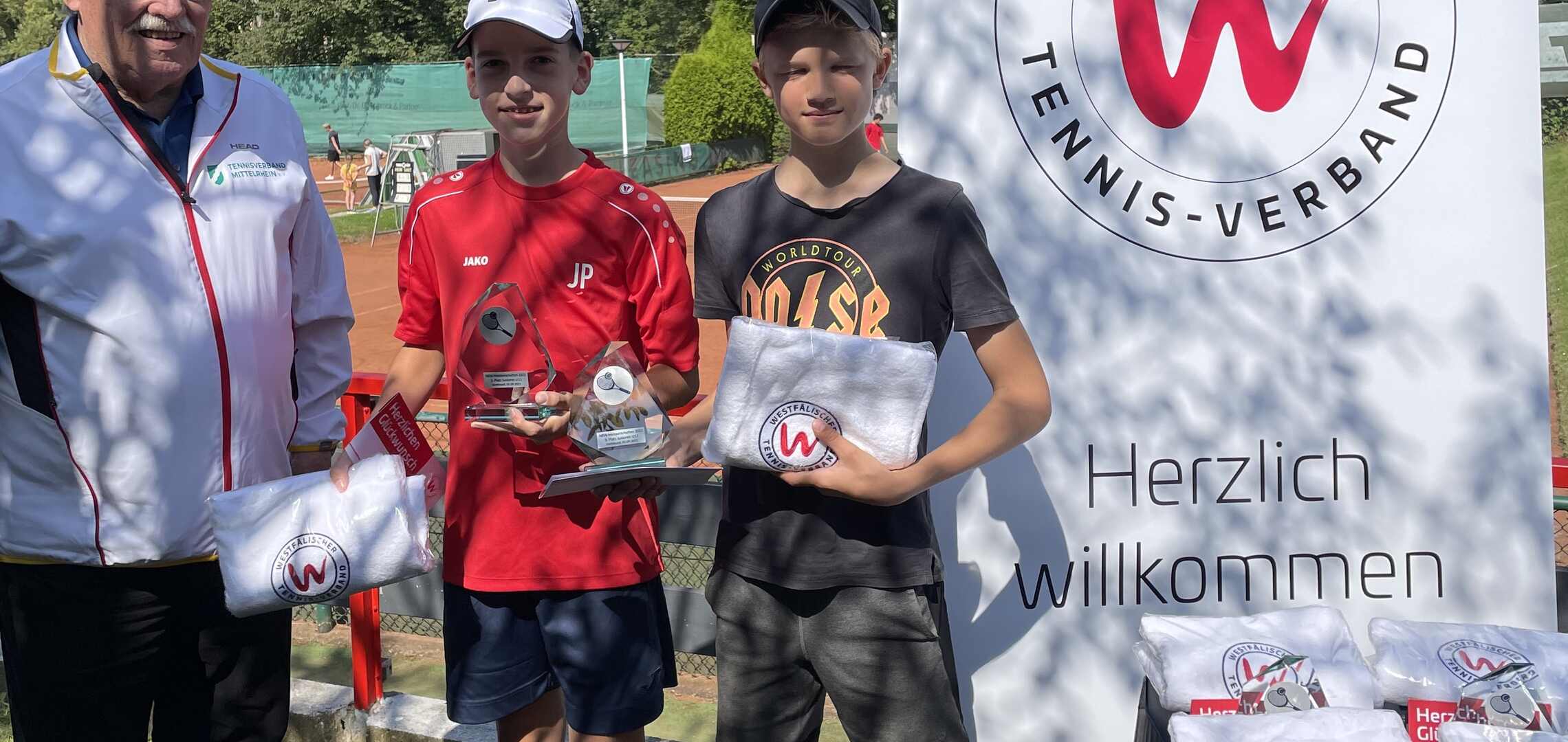 U11: 3. Platz Fischer (rechts)